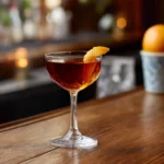 Martinez med gin, söt vermouth, maraschino & orange bitters