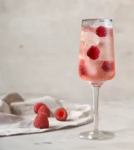 Rabarber Spritz med Gotlands Gin Rabarber Spritz & mousserande vin