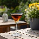 Perfect Martini med gin, söt vermouth, torr vermouth & orange bitters