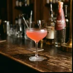 Brazilian Cosmopolitan med cachaca, triple sec, tranbärsjjuice & limejuice