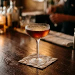 San Martin görs med gin, torr vemrouth, söt vermouth, anisette & aromatiska bitter