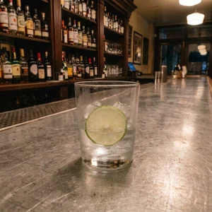 Ti’ Punch med rhum agricole blanc, lime & rörsocker